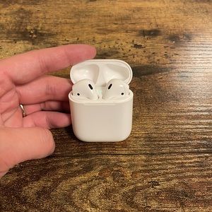 Apple AirPods⚡️